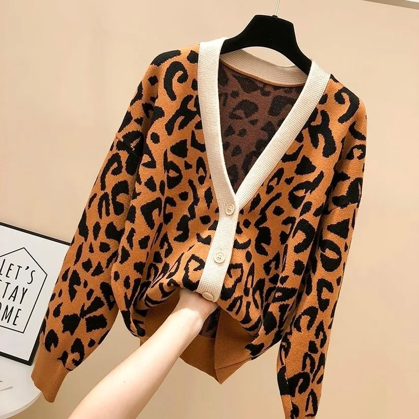 Moteriški korėjos Fashon Gatvės dėvėti Laisvus Leopard susagstomi megztiniai Megztiniai Knited Viršutiniai drabužiai Nauji Stiliai 2020 m.