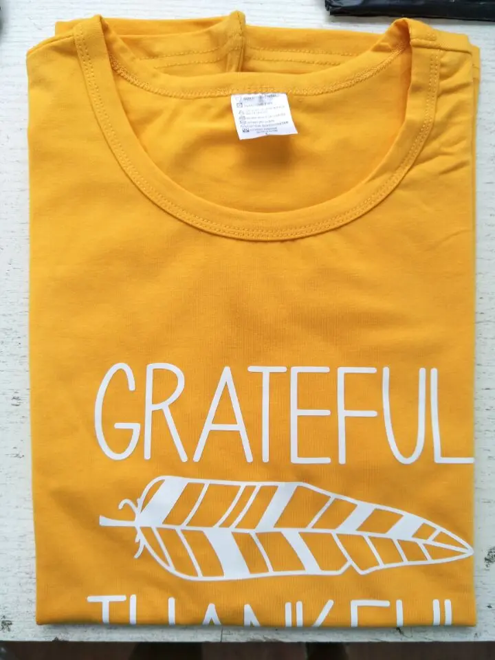 Dėkingas dėkingas palaimintas, marškinėliai, Padėkos dovana viršūnes šūkis t shirt grafikos tees geltonos spalvos marškinėliai derliaus Plunksnų modelio marškinėlius