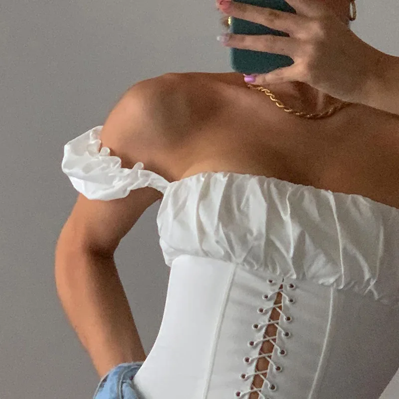Trumpas Sluoksniuotos Rankovėmis Marškinėliai Moterims 2020 Metų Vasaros Sexy Nėrinių Kryžiaus Tvarstis Off Peties Baltas Korsetas Topai Marškinėliai Camiseta Mujer
