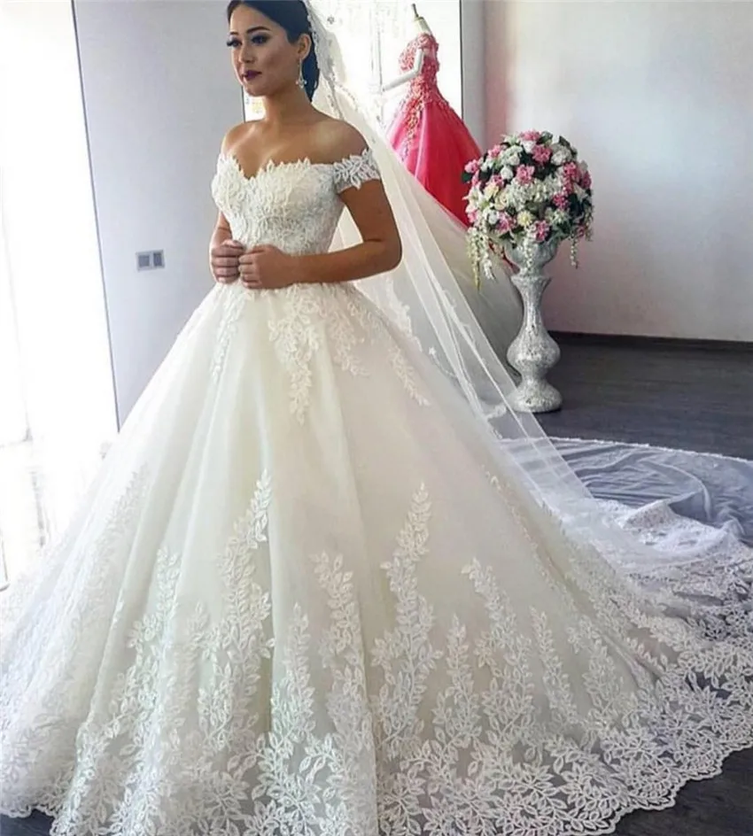 HOT Lapai Embridery Arabų Vestuvių Suknelė 2019 Pasiūlyti Petį Plius dydis Senovinių Vestuvinių Suknelių Teismas Traukinio Princesė Suknelės