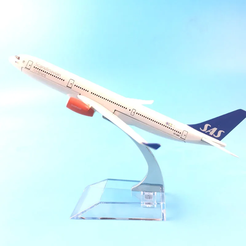 ORO KELEIVINĮ LĖKTUVĄ SKANDINAVIJOS A330 ORLAIVIO modelis MODELIS LĖKTUVAS MODELIAVIMAS 16CM LYDINIO KALĖDŲ ŽAISLAI, DOVANOS VAIKAMS