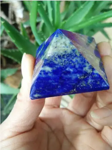 Gydomųjų gamtinių lazuritas kvarco kristalo piramidės