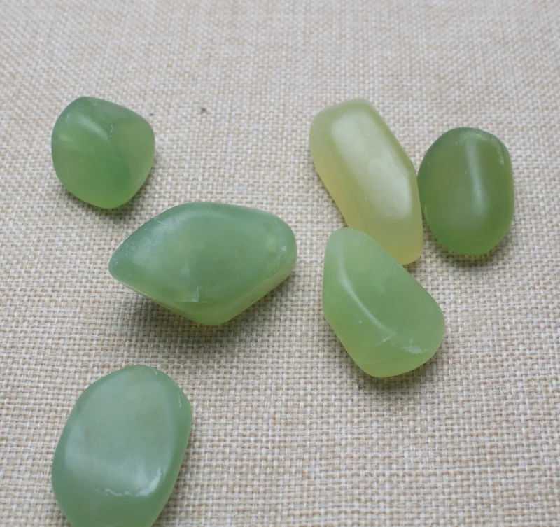 100g Natūralaus Green Jade akmuo Grubus Roko Poliruoti gydymo pavyzdys Natūralių akmenų ir mineralų R4321