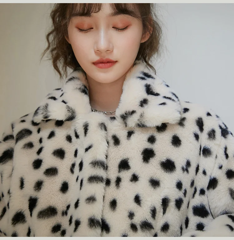 CHEERART Leopardas Spausdinti Žiemos Kailių Paltai Ir Striukės Moterims Baltas Pūkuotas Striukė Fuzzy Viršutiniai drabužiai Šiltas Fux Kailio Striukė 2020 m.