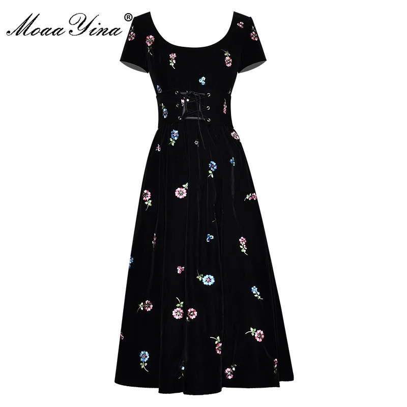 MoaaYina Mados Dizaineris suknelė Rudenį Moterų Suknelė trumpomis Rankovėmis Gėlių Siuvinėjimas Juodo Aksomo, nėrinių-up Slim Suknelės