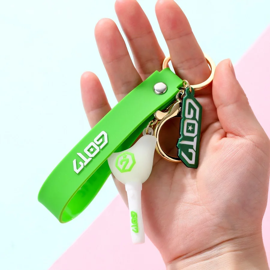 Kpop mini šviesos keychain du KARTUS NCT GOT7 Light Stick Pakabukas raktų grandinės žiedas lange aukštos kokybės kpop bangtan
