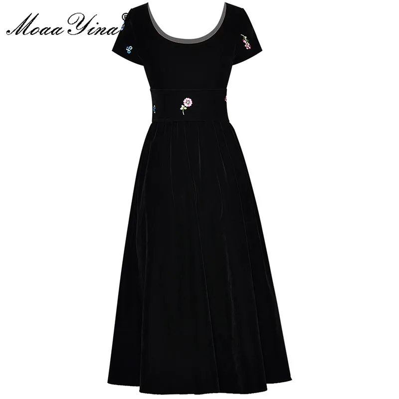 MoaaYina Mados Dizaineris suknelė Rudenį Moterų Suknelė trumpomis Rankovėmis Gėlių Siuvinėjimas Juodo Aksomo, nėrinių-up Slim Suknelės
