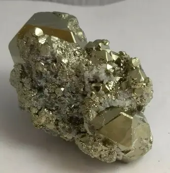 Spalvingas geležies pyrite kristalų sankaupos pavyzdys, Peru Kvailių auksas